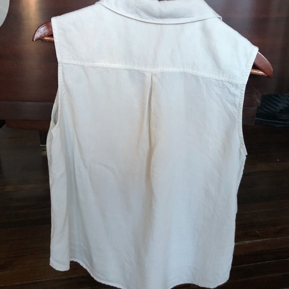 Cloth & Stone Light Button-Down Tank - Picture 2 of 7